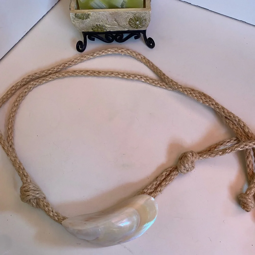 Belt- Elegant Cream Shell - Picture 1 of 11